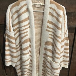 Altar'd State M/L Sweater with Pockets